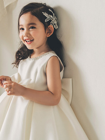 ホワイトフラワーガールドレス アイボリーサテン生地 ノースリーブ ジュエルネック フラワーガールドレス