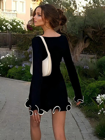 ソフトピンクのボディコンドレス エレガントなプリーツ入り長袖ミニドレス（レディース 2025）