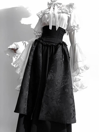 ゴシックロリータの衣装 レースフリル 長袖ブラウスと黒スカートのツーピーススーツ