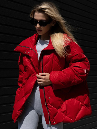 レッド ピンクのキルティングパファージャケット ターンダウンカラー オーバーサイズジッパー カジュアル 冬アウター レディース 2025