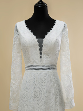 ボヘミアンウェディングドレス レース カットアウト ボールガウン トレーン付き ナチュラルウエスト バックレス ロングスリーブ Vネック アイボリー