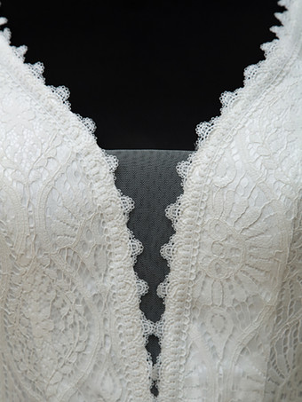 ボヘミアンウェディングドレス レース カットアウト ボールガウン トレーン付き ナチュラルウエスト バックレス ロングスリーブ Vネック アイボリー