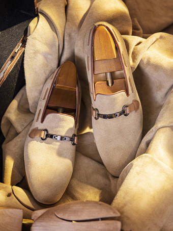 レザーメタルディテールのホースビットローファーシューズ（メンズ）