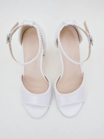 チャンキーヒールのウェディングシューズ ホワイトパールのオープントゥブライダルシューズ