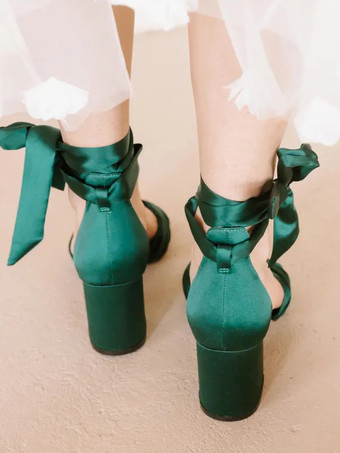 グリーンのブライズメイドシューズ サテンリボン オープントゥ チャンキーヒール レースアップ ウェディングシューズ