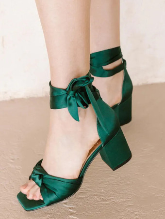 グリーンのブライズメイドシューズ サテンリボン オープントゥ チャンキーヒール レースアップ ウェディングシューズ
