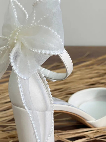 ホワイトウェディングシューズ ポインテッドトゥ ボウパール チャンキーヒール ブライダルシューズ