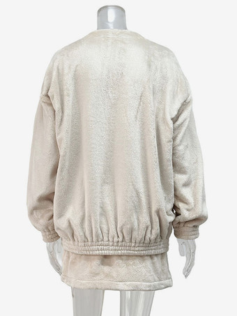 ポーラーフリースのツーピースコーデセット Vネックオーバーサイズジャケットとミニスカート 春のカジュアルコーデ レディース 2025