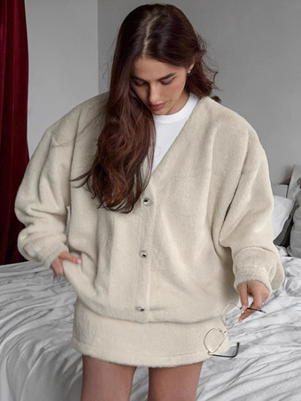 ポーラーフリースのツーピースコーデセット Vネックオーバーサイズジャケットとミニスカート 春のカジュアルコーデ レディース 2025