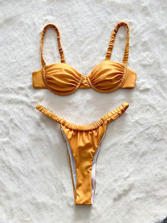 2-teiliges Set aus goldenem Bikinioberteil und Bikinihose mit G-String