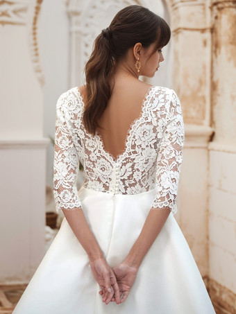 ショートウェディングドレス、ショートVネック、ハーフスリーブ、ショートナチュラルウエスト、レースブライダルドレス