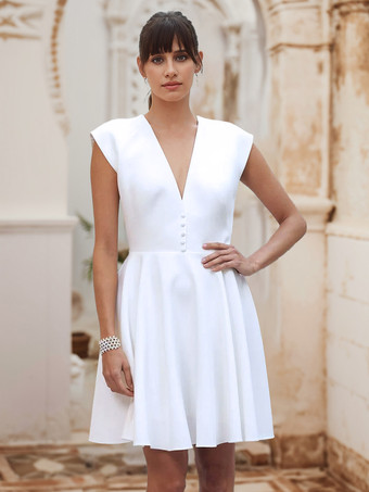 ホワイトショートウェディングドレス ショートVネック ノースリーブAライン ナチュラルウエスト サテン生地 ショートブライダルドレス