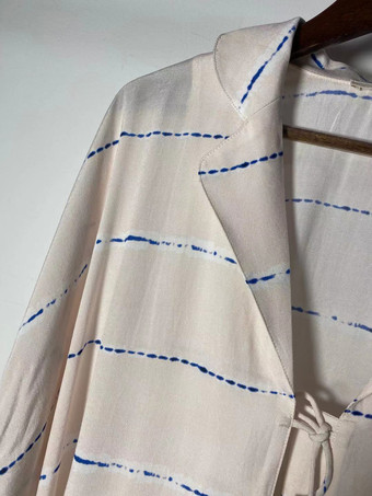 エクリュホワイトシャツ プランジネックライン 半袖 カジュアル リゾート サマートップス