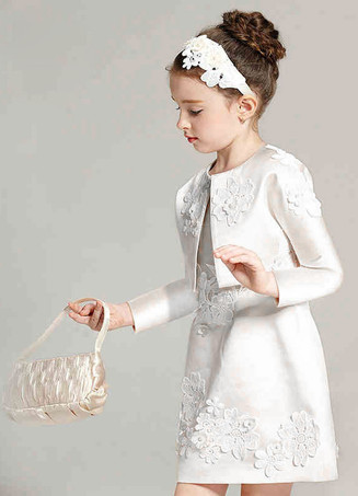 Robe cortège enfant robe de cérémonie fille ivoire en tissu de satin zip sur dos deux pièces