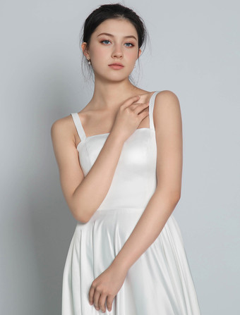 ウェディングドレス ビンテージ スクエアネック ノースリーブ サテン生地 コートトレーン サッシュ ブライダルドレス オーダーメイド