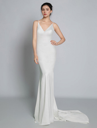 シンプルなウェディングドレス トレインシースVネックスパゲッティストラップノースリーブバックレスブライダルドレスと白い