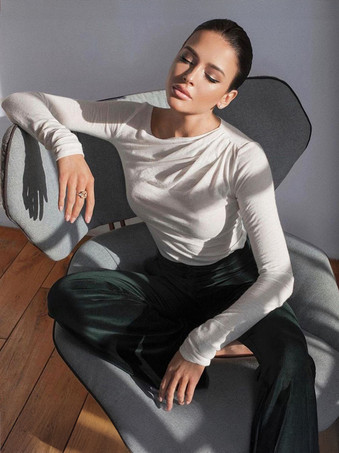 女性のためのセクシーなレイヤリングトップジュエルネック長袖プリーツアンダーシャツ