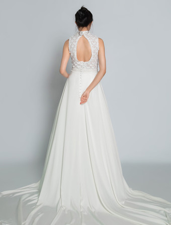 Avorio con strascico di corte semplice di Spalle nude