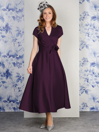 プラム花嫁の母親のためのパーティードレス Vネック 半袖 Aライン 花柄 足首丈 結婚式用ゲストドレス