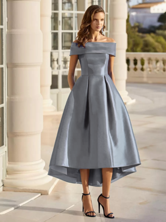 グレイカクテルドレスと合わせてエレガントなショート丈オフショルダーサテン生地