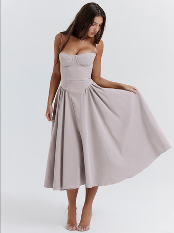 グレイソフトピンクのコルセットドレス、スパゲッティストラップ、バックレス、プリーツ入りコテージコアミディドレス 2025