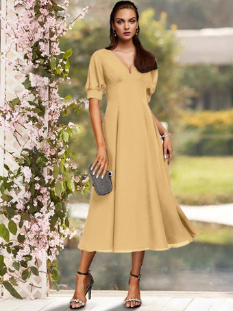Or clair Robe de soirée pour la mère de la mariée col en V manches courtes A-ligne plissé thé longueur robes d'invité de mariage personnalisation gratuite