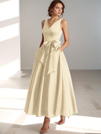 シャンパン花嫁の母親のためのパーティードレス Vネック ノースリーブ Aライン リボン 結婚式用ゲストドレス