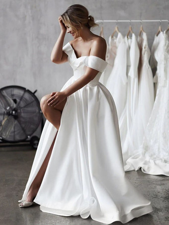 シンプル ウェディングドレス Aライン ナチュラルウェストライン オフショルダー アイボリー スプリット サテン ウェディング ノースリーブ オフショルダー レースアップ コートトレーン