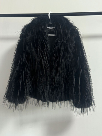ブラック フリンジ付きフェイクファーコート ノッチラペル 環境に優しい女性用冬用ジャケット 2025