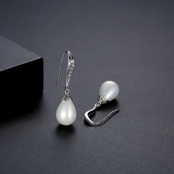 Boucles d'oreilles Goujon fête de mariage métallique blanc Cubic Zirconia