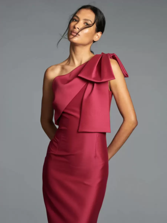 コーラルレッド花嫁の母親のためのパーティードレス ワンショルダーのリボン付きフロアレングスのマーメイドゲストドレス 結婚式用