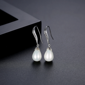 Boucles d'oreilles Goujon fête de mariage métallique blanc Cubic Zirconia