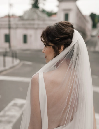 繊細なチュールのウェディングベール、シンプルなロングブライダルベール