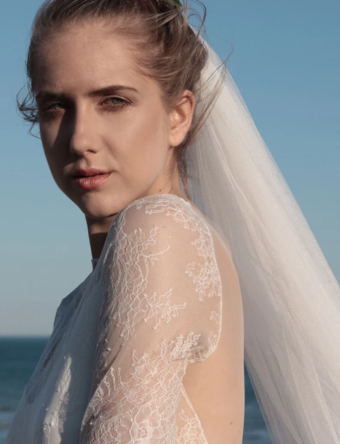 繊細なチュールのウェディングベール、シンプルなロングブライダルベール