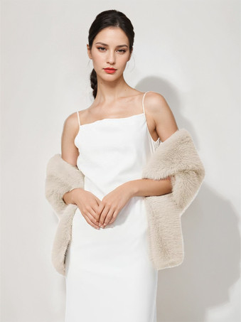 アプリコット女性用ポンチョ ブラックケープ