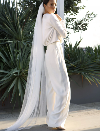 ホワイト 繊細なチュールのウェディングベール、シンプルなロングブライダルベール