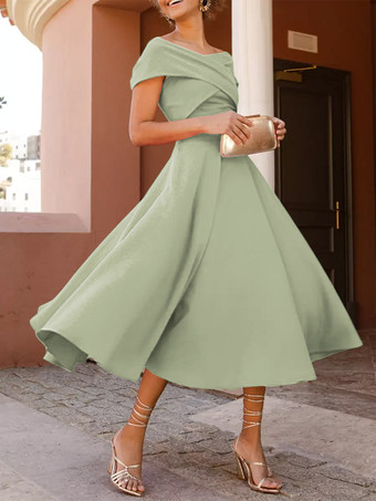 エレガントなティーレングスのAラインオフショルダープリーツストレッチクレープカクテルドレス付き