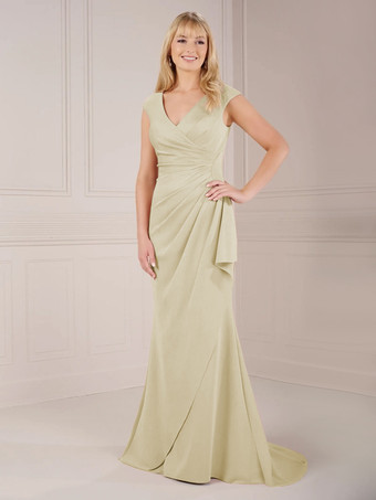 シャンパン花嫁の母親のためのパーティードレス Vネック ノースリーブ ボールガウン プリーツ トレーン付き ウェディングゲストドレス