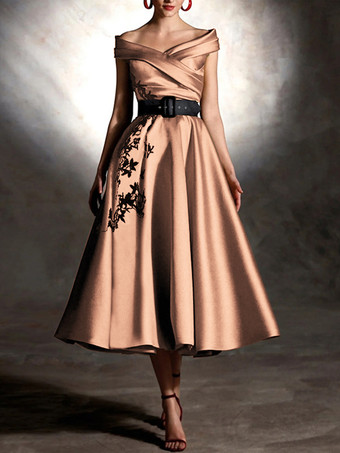 ダークピンクプロムドレス サテン生地 デザインネックライン ボールガウン 半袖 アップリケ パーティードレス