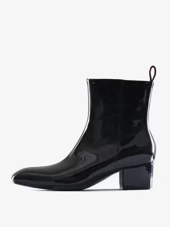 Chunky patent chelsea boots online