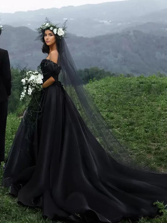 Black Wedding Dresses Satin Fabric Princess Silhouette Sleeveless Natural Waist Beaded With Train Bridal Gown Noir Cathedral Wedding Dress