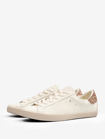 女性用シルバーレースアップスケートスニーカー