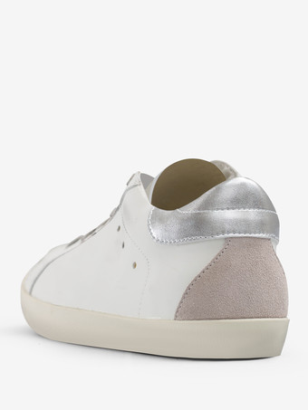 女性用シルバーレースアップスケートスニーカー