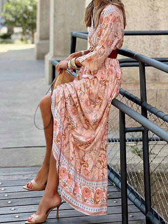 2026年夏にぴったりの、Vネックと七分袖のボヘミアン風花柄マキシドレス