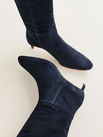 Botas de gamuza azul oscuro por encima de la rodilla puntiagudas tacón alto y botas altas hasta el muslo