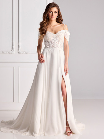 アイボリーレースのウェディングドレス スウィートハートネック 半袖 トレーン付き シフォン ブライダルドレス