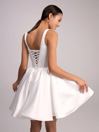 ブライダルミニドレス ショートウェディングドレス スクエアネック ノースリーブ ショート ナチュラルウエスト サテン生地 ブライダルガウン