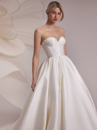 シンプルなウェディング ボールガウン ドレス デザインネックライン 長袖 ビーズ プリンセスシルエット 45cm ブライダル ガウン