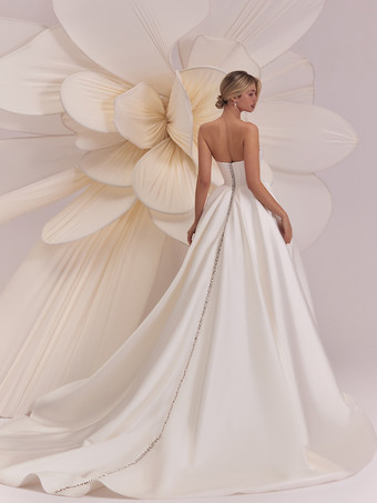 シンプルなウェディング ボールガウン ドレス デザインネックライン 長袖 ビーズ プリンセスシルエット 45cm ブライダル ガウン