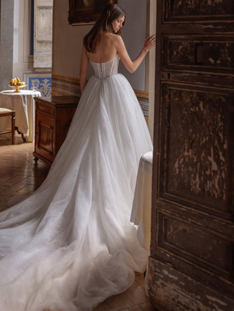 ウェディングドレス プリンセスシルエット トレーン付き Vネック ノースリーブ エンパイアウエスト ティアード レース ブライダルドレス